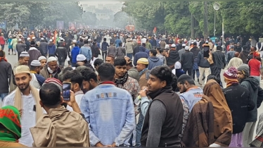 ভোর থেকেই মানিক মিয়া অ্যাভিনিউয়ে মানুষের জোয়ার