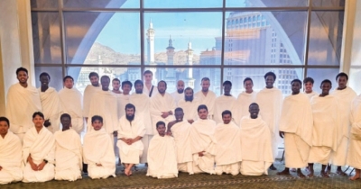 ৪২ মেধাবী শিক্ষার্থীকে ওমরাহ করালো কাতার