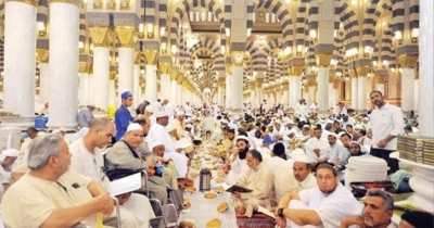 মক্কা ও মদিনায় হাজারো মুসল্লির ইতিকাফ