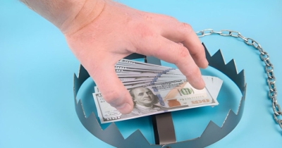 হারাম উপার্জন জীবনকে সংকীর্ণ করে