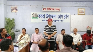 কয়রা-পাইকগাছায় ১২ প্রতিশ্রুতি নিয়ে ভোটারদের দুয়ারে সাংবাদিক আনোয়া