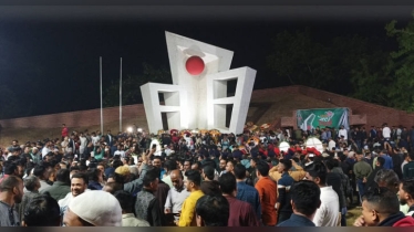 দেশজুড়ে ভাষা শহীদদের স্মরণ, মানুষের ঢল