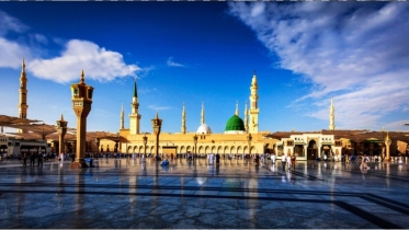 শ্রদ্ধা ও ভালোবাসায় দেশে দেশে প্রিয়নবীকে স্মরণ