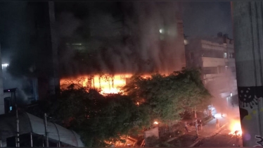 সেনা সহযোগিতায় নেভানো হলো প্রথম আলো-ডেইলি স্টারের আগুন