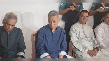 যুদ্ধের কারণে দেশের অর্থনীতিতে ‘চাপ বাড়ছে’: মন্ত্রী আমির খসরু