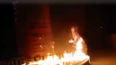 বরগুনায় জুলাই শহীদ স্মৃতি স্তম্ভে অগ্নিসংযোগ