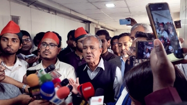 হাদির হত্যাচেষ্টাকারীদের সম্পর্কে এখনই সব বলা যাবে না: উপদেষ্টা