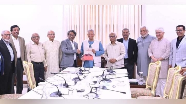 জুলাই সনদ বাস্তবায়নের সুপারিশ প্রধান উপদেষ্টার কাছে হস্তান্তর জুলাই সনদ বাস্তবায়নের সুপারিশ প্রধান উপদেষ্টার কাছে হস্তান্তর