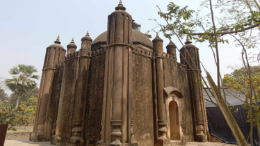 যে মসজিদে মাত্র ৭ জন মুসল্লি নামাজ পড়তে পারেন