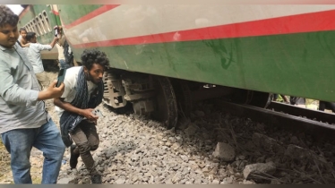 নীলসাগর এক্সপ্রেস বগুড়ায় লাইনচ্যুত, অর্ধশতাধিক যাত্রী আহত