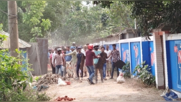 এবার ঘাট দখল নিয়ে দুগ্রামবাসীর সংঘর্ষে রণক্ষেত্র পাবনা,আহত অর্ধশত