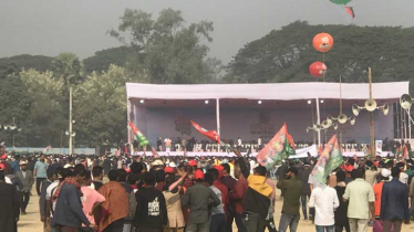 ভোর থেকে পলোগ্রাউন্ডে জড়ো হচ্ছে মানুষ