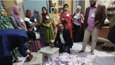 সংসদ নির্বাচন ও গণভোট শান্তিপূর্ণভাবে শেষ - চলছে গণনা