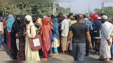 সিরাজগঞ্জে বাসচাপায় গৃহবধূ নিহত, বিক্ষোভ