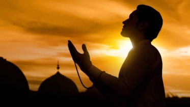 দোয়া করলে আল্লাহ খুশি হন