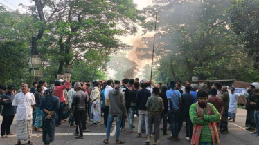 ফরিদপুরের ভাঙ্গায় টায়ার জ্বালিয়ে-গাছ ফেলে সড়ক অবরোধ
