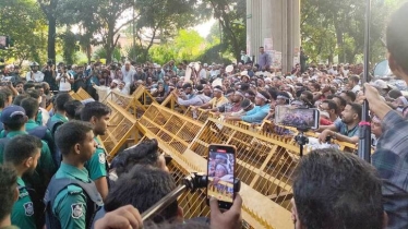 এমপিওভুক্ত শিক্ষকদের ‘ভুখা মিছিল’ আটকে দিল পুলিশ
