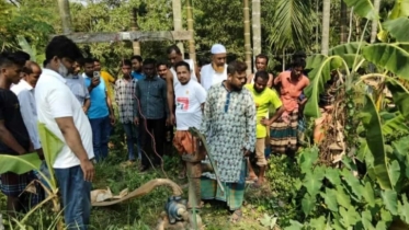 বিদ্যুৎস্পৃষ্টে হয়ে ছেলের সাথে প্রাণ গেলো বাবার বিদ্যুৎস্পৃষ্টে হয়ে ছেলের সাথে প্রাণ গেলো বাবার