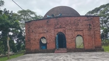 রূপের উজ্জ্বলতা হারাচ্ছে ঐতিহাসিক বিবিচিনি শাহী মসজিদ