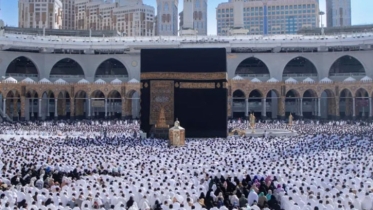 এক মাসে ১ কোটি ৩৯ লাখের বেশি উমরা পালন