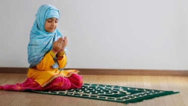 মহিলাদের নামাজের জন্য আযান-ইকামত দেয়ার হুকুম কি?