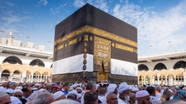 ২০২৬ হজ সামনে রেখে ওমরাহ ভিসা ও যাত্রার শেষ সময় ঘোষণা