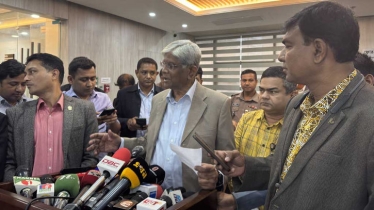 কূটনৈতিক পাসপোর্ট জমা দিয়েছি, কোথাও ‘যাব না’: অর্থ উপদেষ্টা