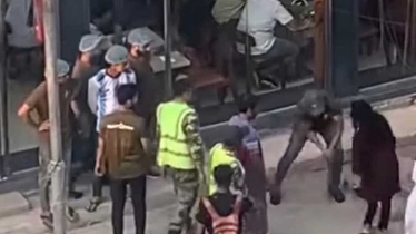 খিলগাঁওয়ে তরুণীকে লাঠিপেটার ভিডিও ভাইরাল, দুই কর্মী হেফাজতে