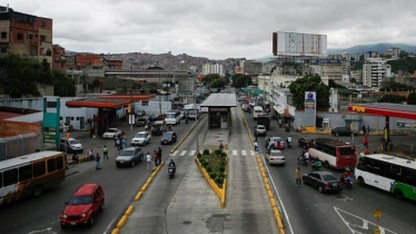 ভেনেজুয়েলা ও আশপাশের আকাশসীমা বন্ধ বিবেচনা করা উচিত: ট্রাম্প