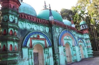 মুঘল নির্মাণ শৈলীতে নির্মিত কুমিল্লার সিঙ্গাচোঁ জামে মসজিদ