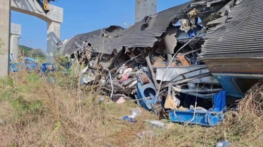 থাইল্যান্ডে চলন্ত ট্রেনের ওপর ক্রেন ভেঙে পড়ে নিহত ১২