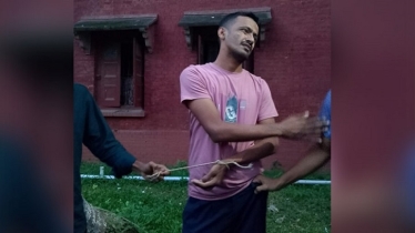 ঢাবিতে নারী শিক্ষার্থীকে উত্ত্যক্ত, বহিরাগত যুবক আটক