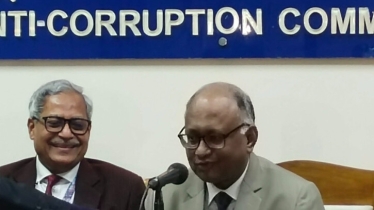 হাসিনা ২০০৮ সালের নির্বাচনে হলফনামায় মিথ্যা তথ্য দেন