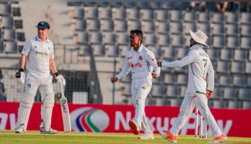 ৫ ক্যাচ ছাড়ার দিনে বাংলাদেশের প্রাপ্তি ৮ উইকেট