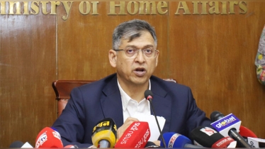 পুলিশের কাজে অবৈধভাবে কেউ বাধা দিতে পারবে না: স্বরাষ্ট্রমন্ত্রী