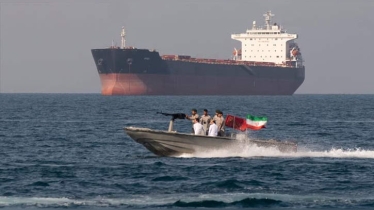 হরমুজ প্রণালী দিয়ে যাতায়াতে টোল আরোপের প্রস্তুতি নিচ্ছে ইরান