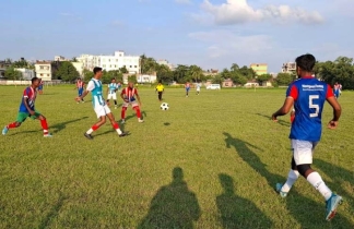 তারুণ্যের উৎসব উপলক্ষে নওগাঁয় প্রীতি ফুটবল ম্যাচ