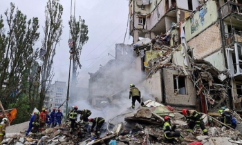 ইউক্রেন জুড়ে রাশিয়ার বিমান হামলায় নিহত অন্তত ২