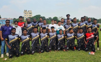 সিরাজগঞ্জ ডিসি গোল্ডকাপ ফুটবল টুর্নামেন্টের সেমিফাইনালে সিরাজগঞ্জ