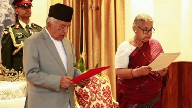 শান্ত অবস্থায় ফিরছে নেপাল