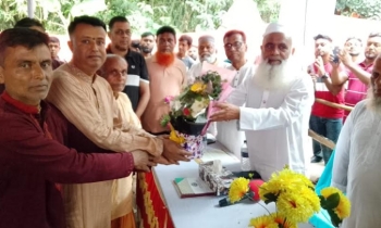 কুমিল্লার মণ্ডপে মণ্ডপে বিএনপি নেতাকর্মীদের শুভেচ্ছা বিনিময়
