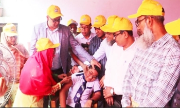 নওগাঁয় টাইফয়েড টিকাদান কার্যক্রম শুরু