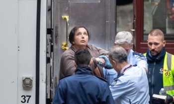 অস্ট্রেলিয়ার বিষাক্ত মাশরুম দিয়ে ৩