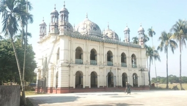 সুনামগঞ্জের তিন গম্বুজবিশিষ্ট রায়পুর বড় মসজিদ স্থাপত্যকলার বিস্ময়