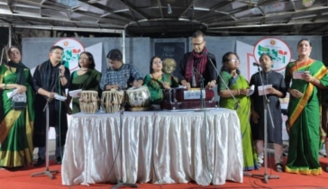 শিশুদের আনাগোনায় মুখরিত বিজয় বইমেলা