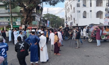 ঝালকাঠিতে ওসমান হাদির বাড়িতে শোকের মাতম