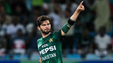 বিগ ব্যাশ থেকে ছিটকে গেলেন শাহিন আফ্রিদি