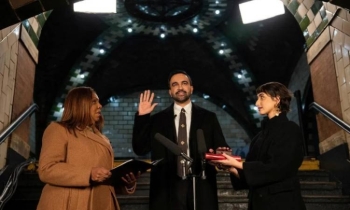 নিউইয়র্কের মেয়রের দায়িত্ব নিলেন মামদানি