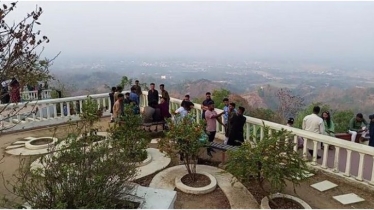 পাহাড়ি শীত উদযাপনে খাগড়াছড়িতে পর্যটকদের ভিড়