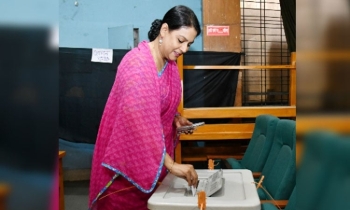 জনগণ স্বতঃস্ফূর্তভাবে ভোট প্রদান করছে : তথ্য উপদেষ্টা